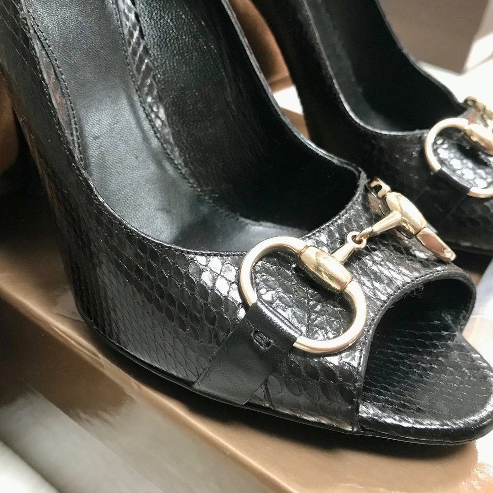 Gucci Python Open Toe Horse Bit Pump Size 7 - image 6